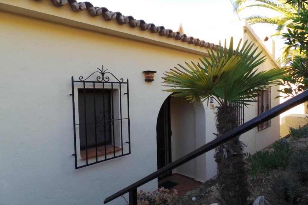 4 Persoons Bungalow Met Gemeenschappelijk Zwembad Теулада Екстериор снимка