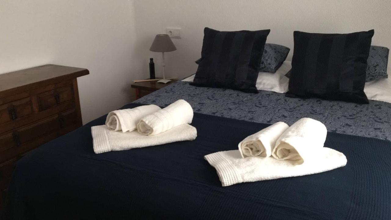 4 Persoons Bungalow Met Gemeenschappelijk Zwembad Теулада Екстериор снимка