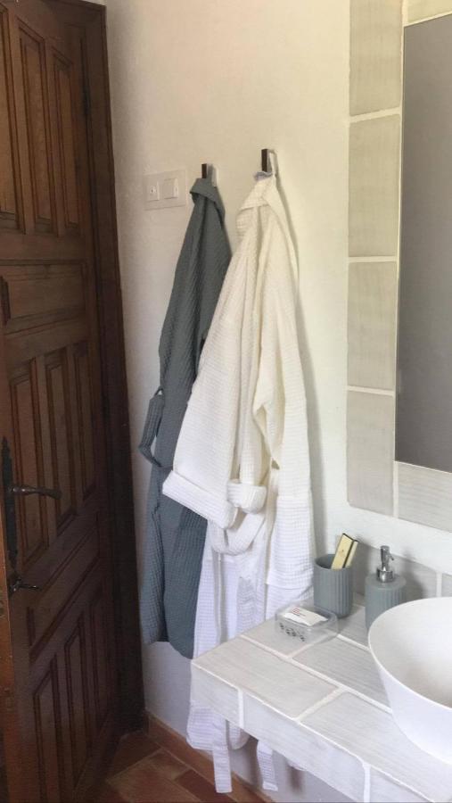 4 Persoons Bungalow Met Gemeenschappelijk Zwembad Теулада Екстериор снимка